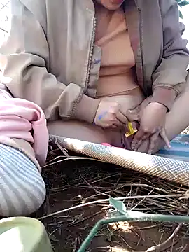 Snapshot of Betty20zx chatting on 12.29.24 Betty20zx online show from 12.29.24