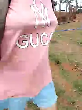 Snapshot of Betty20zx chatting on 12.31.24 Betty20zx online show from 12.31.24