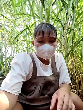 Snapshot of Betty20zx chatting on 10.15.25 Betty20zx online show from 10.15.25