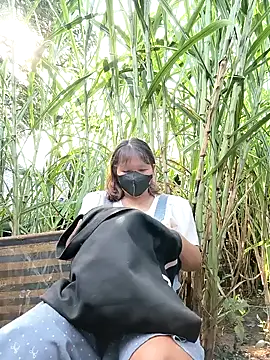 Snapshot of Betty20zx chatting on 10.16.25 Betty20zx online show from 10.16.25