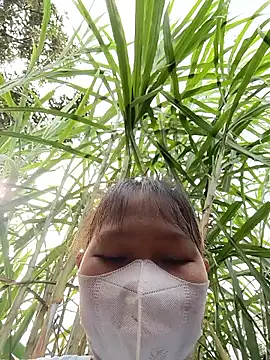 Snapshot of Betty20zx chatting on 10.29.25 Betty20zx online show from 10.29.25