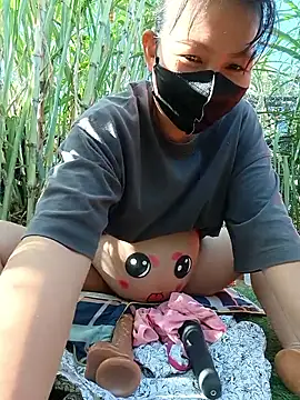 Snapshot of Betty20zx chatting on 11.30.25 Betty20zx online show from 11.30.25