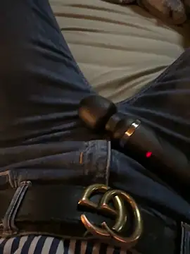 Snapshot of Ana-05 chatting on 12.09.24 Ana-05 online show from 12.09.24