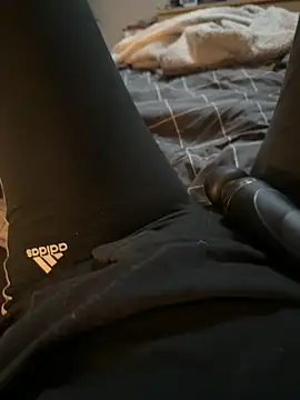 Snapshot of Ana-05 chatting on 12.10.24 Ana-05 online show from 12.10.24