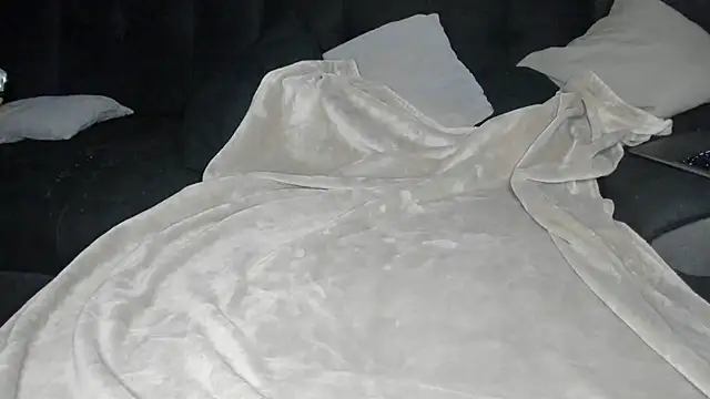 Snapshot of Ana-05 chatting on 01.27.25 Ana-05 online show from 01.27.25