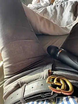 Snapshot of Ana-05 chatting on 02.07.25 Ana-05 online show from 02.07.25