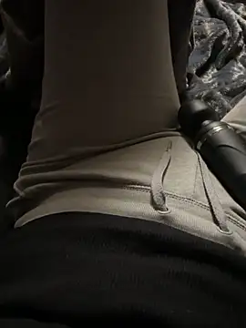 Snapshot of Ana-05 chatting on 09.23.25 Ana-05 online show from 09.23.25