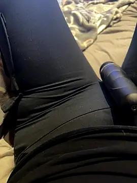 Snapshot of Ana-05 chatting on 10.01.25 Ana-05 online show from 10.01.25