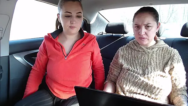 Snapshot of Amy--Samy chatting on 03.04.25 Amy--Samy online show from 03.04.25