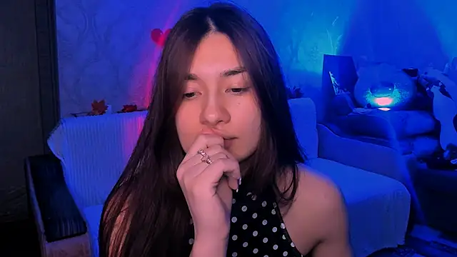 Snapshot of Swee_Alicee chatting on 04.25.26 Swee Alicee online show from 04.25.26