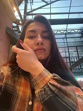 Snapshot of Swee_Alicee chatting on 05.12.26 Swee Alicee online show from 05.12.26