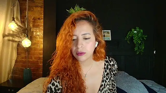 Snapshot of sahra_taylor_ chatting on 04.23.26 sahra taylor online show from 04.23.26