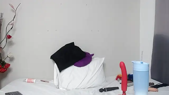 Nicol Love0 online show from 01.25.25