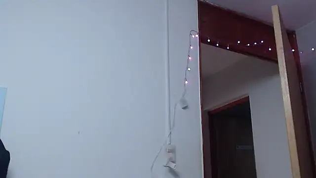 Nicol Love0 online show from 02.13.25