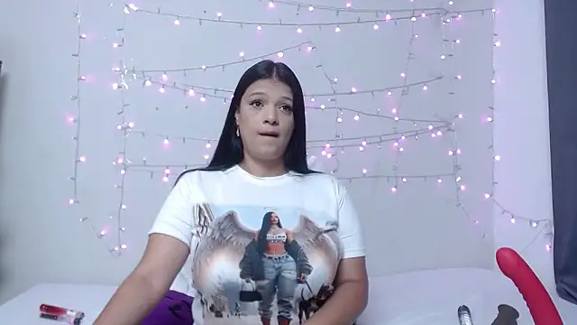 Nicol Love0 online show from 03.10.25