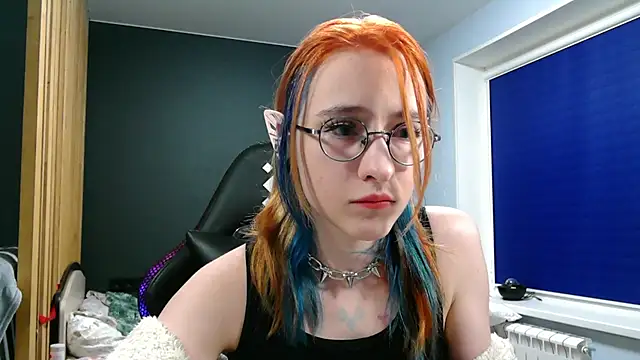 Snapshot of Honelin chatting on 12.16.24 Honelin online show from 12.16.24