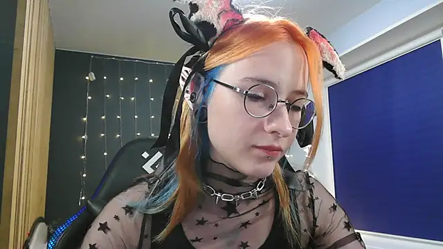 Snapshot of Honelin chatting on 12.24.24 Honelin online show from 12.24.24