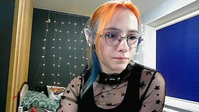 Snapshot of Honelin chatting on 12.26.24 Honelin online show from 12.26.24