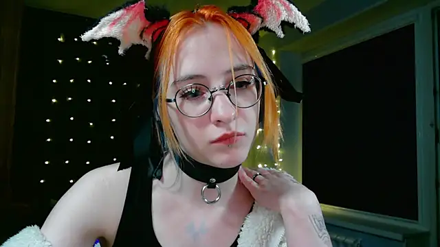 Snapshot of Honelin chatting on 12.28.24 Honelin online show from 12.28.24