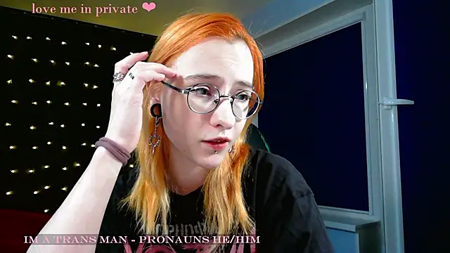 Snapshot of Honelin chatting on 01.28.25 Honelin online show from 01.28.25