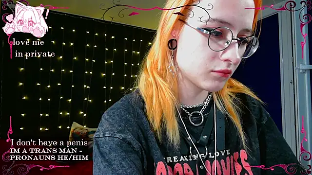 Snapshot of Honelin chatting on 02.13.25 Honelin online show from 02.13.25