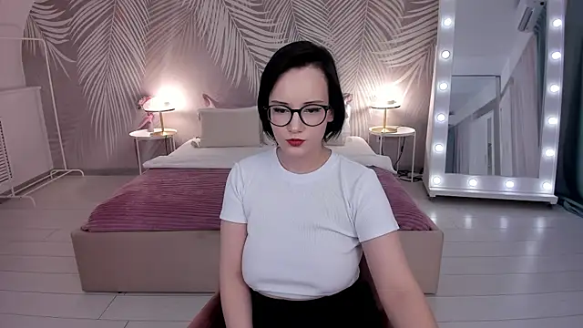 StellaGloww online show from 03.07.25