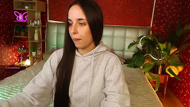 AuroraAksnesss online show from 02.10.25