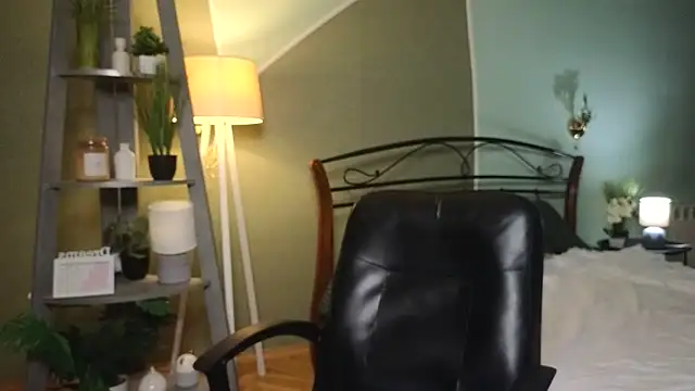 AuroraAksnesss online show from 03.06.25