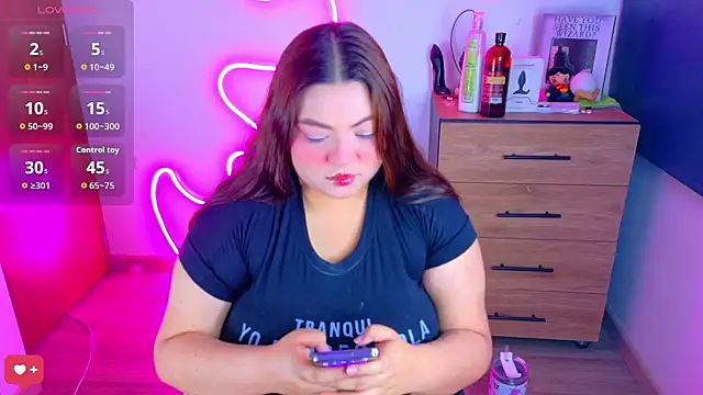 Snapshot of Rebeca_charme21 chatting on 10.06.25 Rebeca charme21 online show from 10.06.25