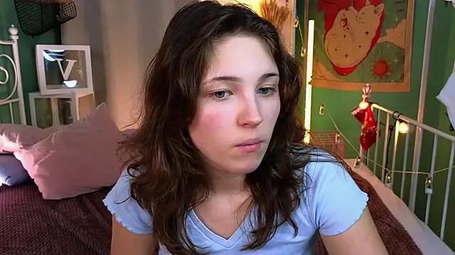 Snapshot of cherry_lea chatting on 12.21.24 cherry lea online show from 12.21.24