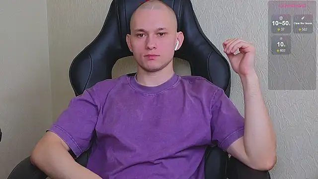 Snapshot of STRONGBEAUTY282 chatting on 12.16.24 STRONGBEAUTY282 online show from 12.16.24