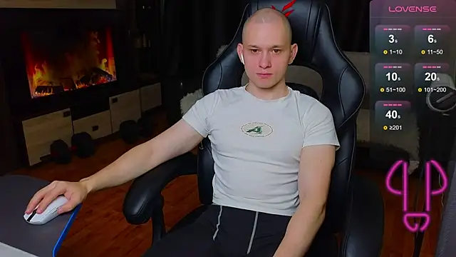 Snapshot of STRONGBEAUTY282 chatting on 01.30.25 STRONGBEAUTY282 online show from 01.30.25