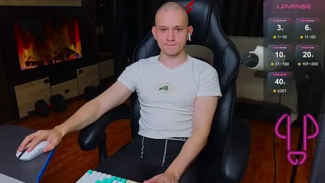 Snapshot of STRONGBEAUTY282 chatting on 01.30.25 STRONGBEAUTY282 online show from 01.30.25