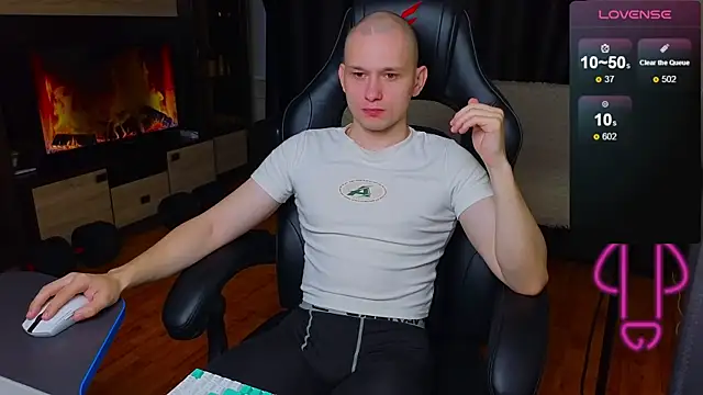 Snapshot of STRONGBEAUTY282 chatting on 01.30.25 STRONGBEAUTY282 online show from 01.30.25