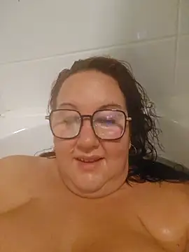 Snapshot of Bekahblows chatting on 10.12.25 Bekahblows online show from 10.12.25