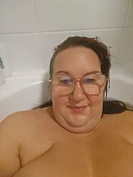 Snapshot of Bekahblows chatting on 10.31.25 Bekahblows online show from 10.31.25