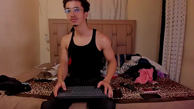 Snapshot of stepcouple_XXX chatting on 11.06.25 stepcouple XXX online show from 11.06.25