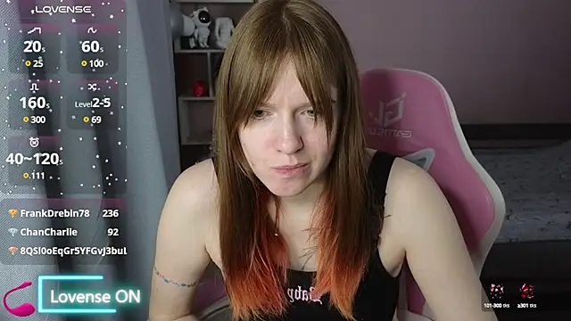 Snapshot of CassieJuice69 chatting on 02.14.25 CassieJuice69 online show from 02.14.25