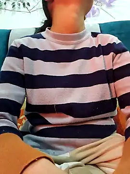 Snapshot of Aleena_Rai chatting on 01.04.25 Aleena Rai online show from 01.04.25