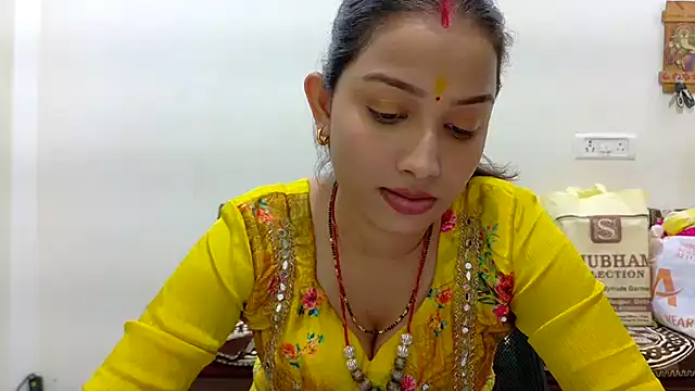 Snapshot of Aleena_Rai chatting on 10.13.25 Aleena Rai online show from 10.13.25