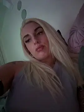 Snapshot of Barbie_26 chatting on 12.12.24 Barbie 26 online show from 12.12.24