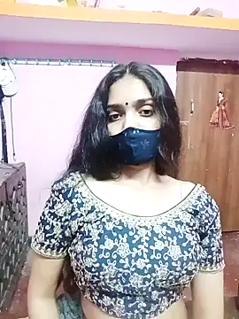 Snapshot of Cute-Simmi chatting on 01.15.25 Cute-Simmi online show from 01.15.25