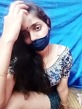 Snapshot of Cute-Simmi chatting on 01.28.25 Cute-Simmi online show from 01.28.25