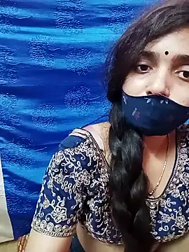 Snapshot of Cute-Simmi chatting on 01.28.25 Cute-Simmi online show from 01.28.25