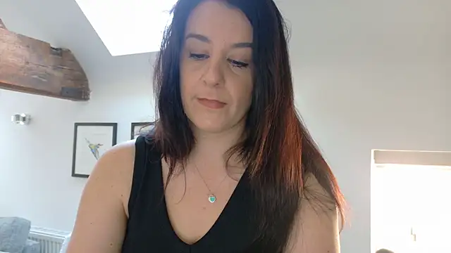 flatwhite0 online show from 04.24.26