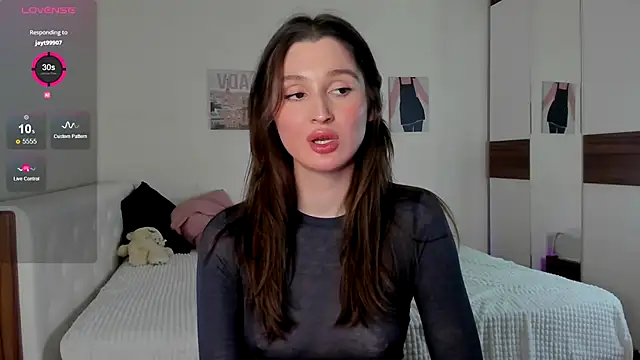 Snapshot of tender_babyy chatting on 12.09.24 tender babyy online show from 12.09.24