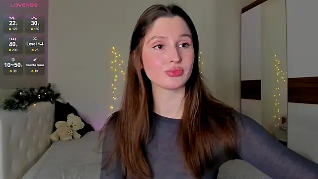 Snapshot of tender_babyy chatting on 12.21.24 tender babyy online show from 12.21.24