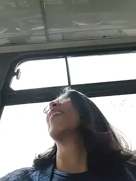 Snapshot of MirandaSingle chatting on 07.05.26 MirandaSingle online show from 07.05.26