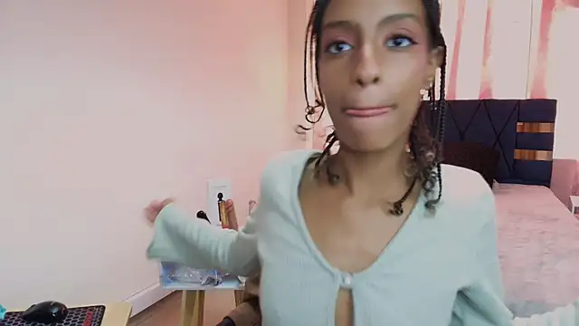 Zia Green online show from 02.04.25