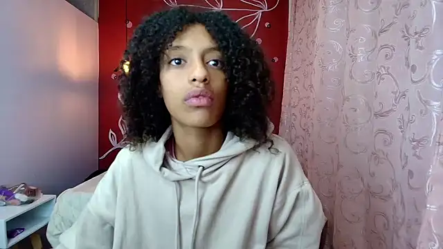 Zia Green online show from 02.23.25